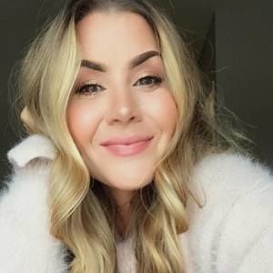 Meet your Posher, Carly